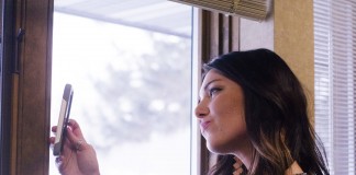 How To Shoot A Perfect College Selfie Post image